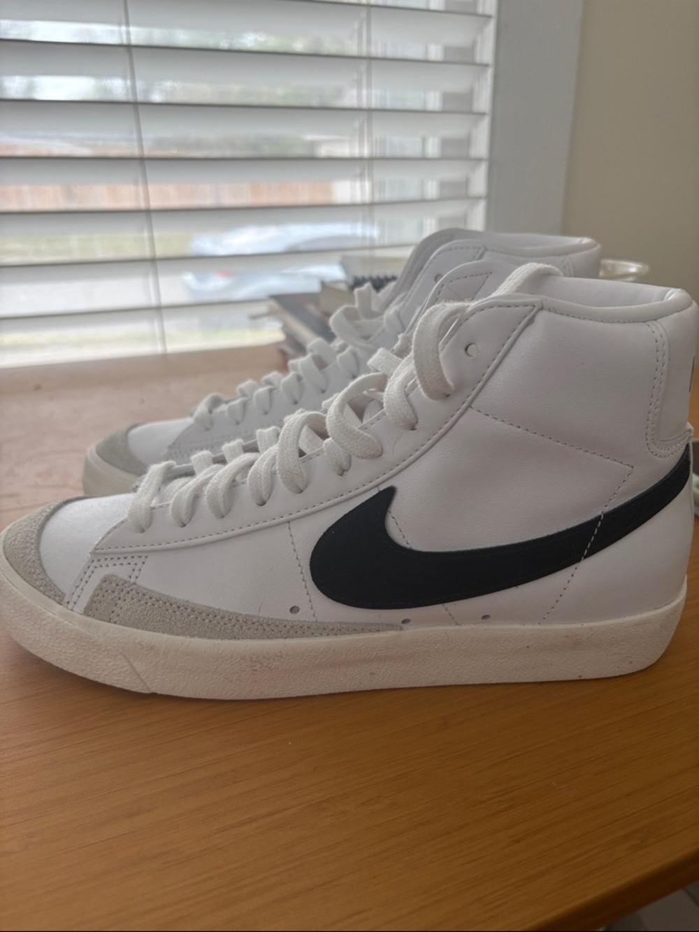 Nike Blazer Mid 77  Sneakers size 9